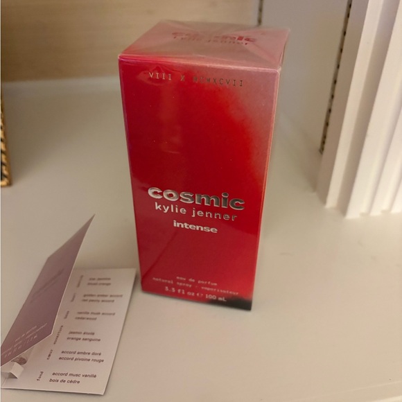 Kylie Jenner Perfume - Cosmic Intense 100ml - Picture 3 of 4